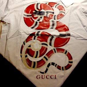 Men’s Snake t-shirt.